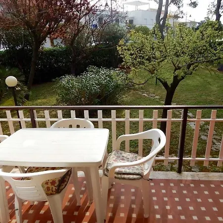 Trilocale A 50 Mt Dal Mare A - M155 * Marcelli